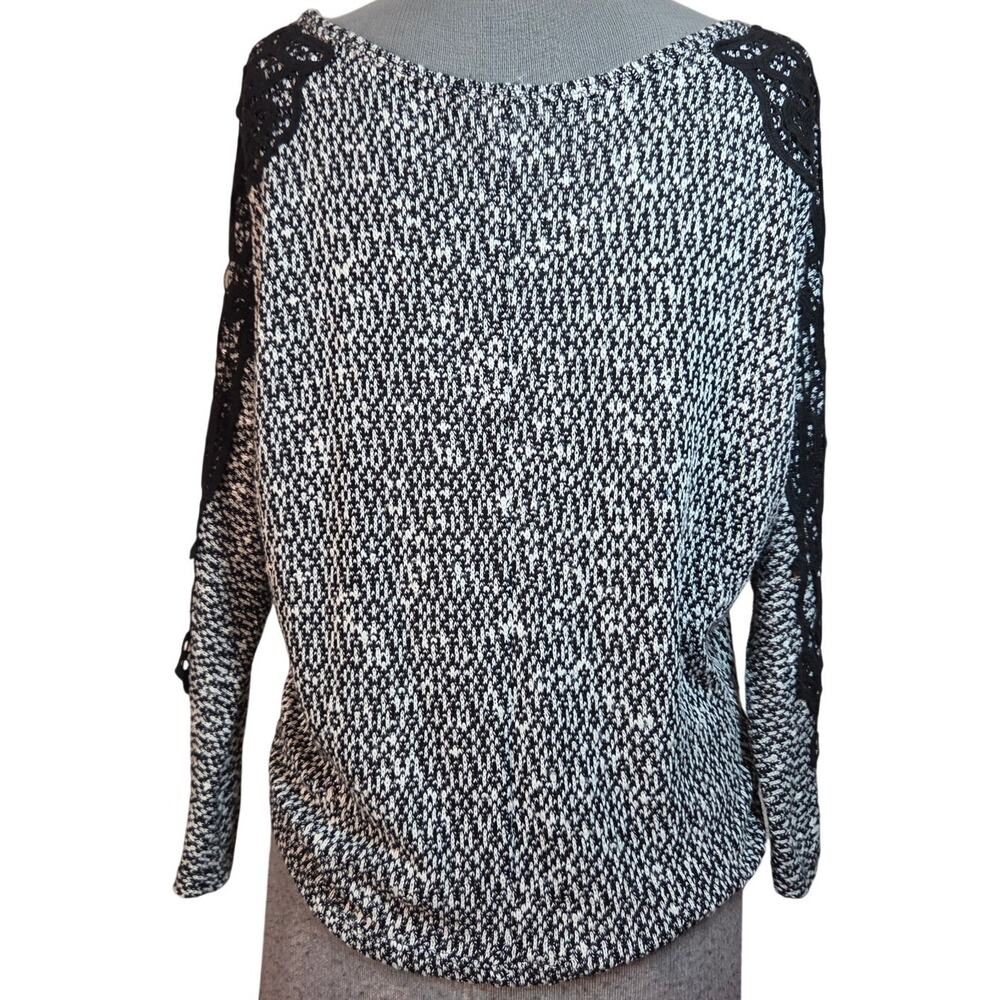 Lace Sleeve Detail Sweater Size Petite Small - Picture 2 of 5